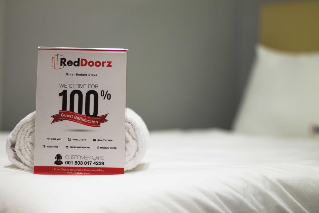 Reddoorz Apartment @ Margonda Residence Depok Exterior photo