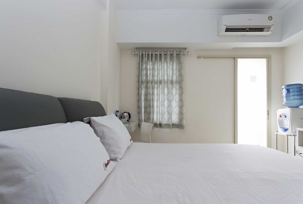 Reddoorz Apartment @ Margonda Residence Depok Exterior photo