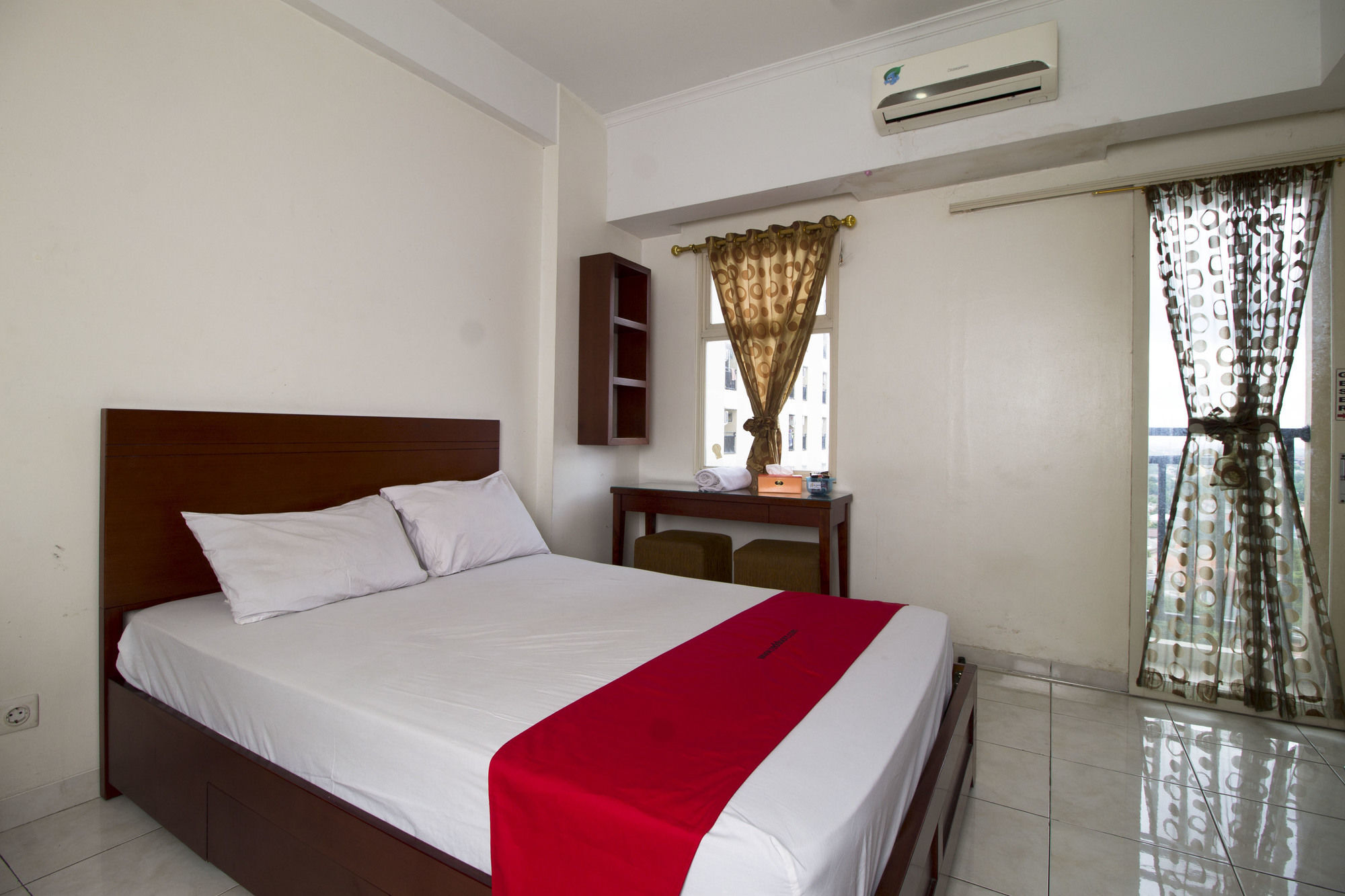 Reddoorz Apartment @ Margonda Residence Depok Exterior photo