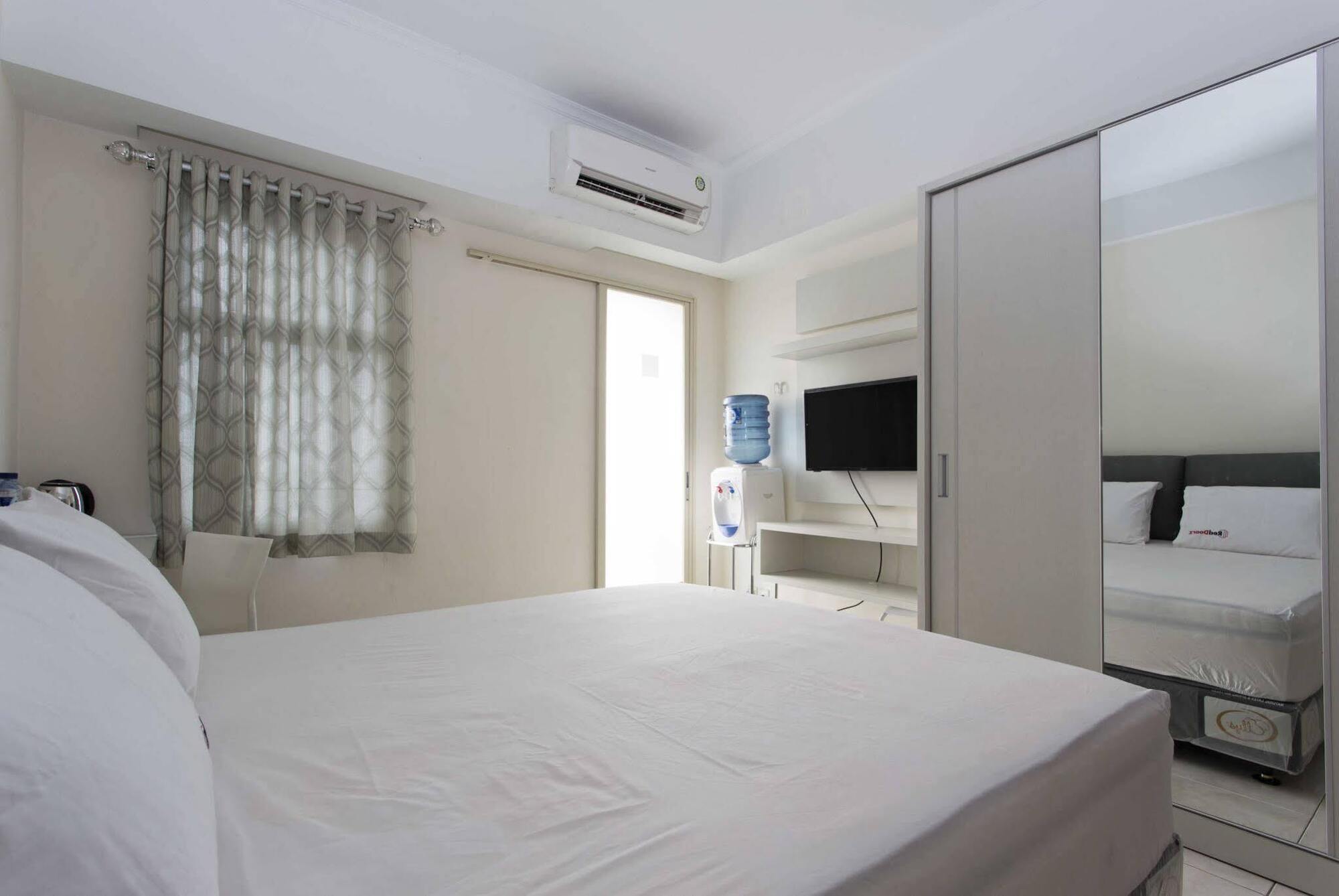 Reddoorz Apartment @ Margonda Residence Depok Exterior photo